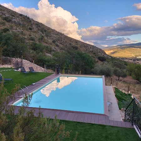 Al Casolare Hotel Ofena Екстериор снимка