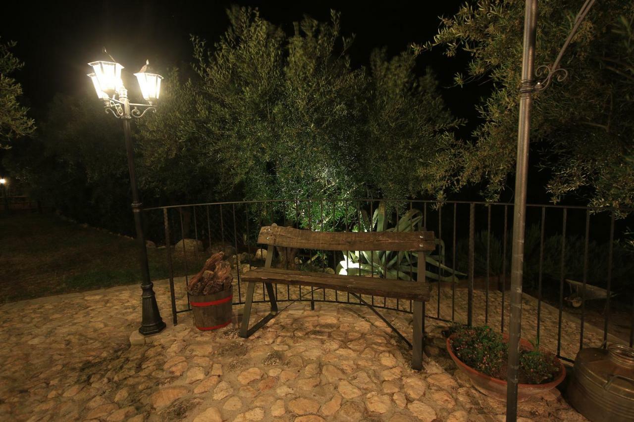 Al Casolare Hotel Ofena Екстериор снимка